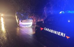 Carpineto Romano, Carabiniere libero dal servizio salva una donna 71enne intrappolata nell'auto ribaltata