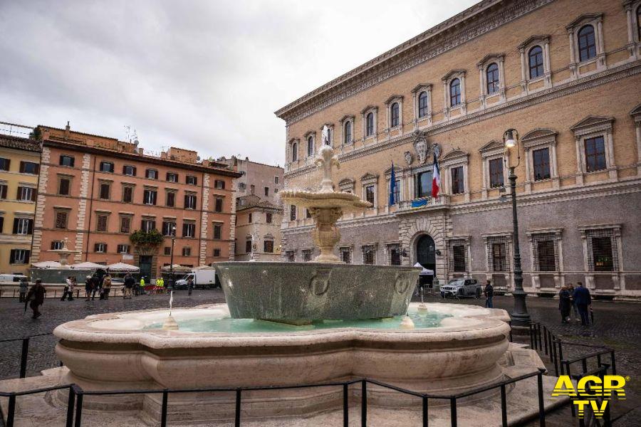 Fontana piazza Farnese