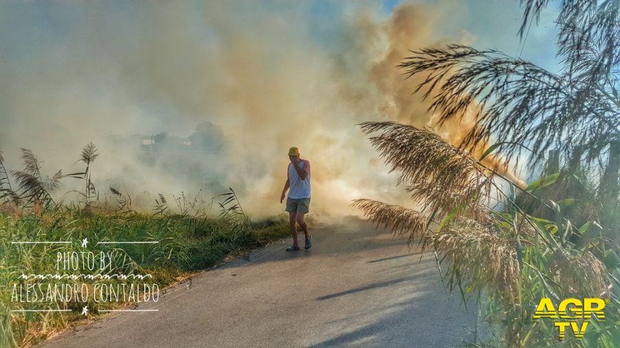 Fiumicino continuano gli incendi