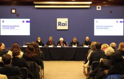 da sinistra: Antonella Nesi (Adnkronos), Daniele Mignardi (Promopressagency), Tommaso Polidoro (FNSI), Fabrizio Casinelli (Ufficio Stampa Rai), Paolo Sommaruga (TG1 RAI)