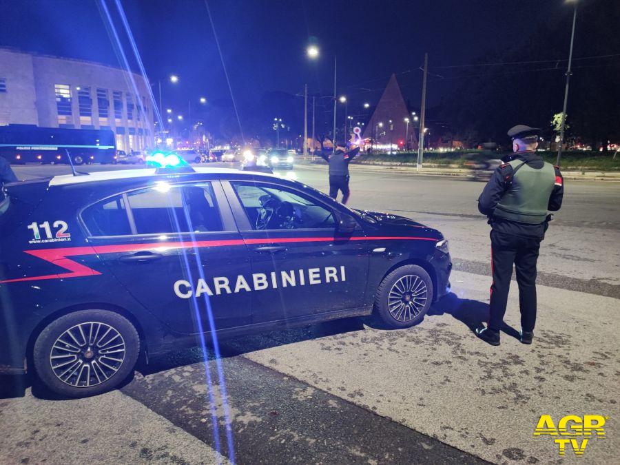 Carabinieri controlli Ostiense stazione Piramide