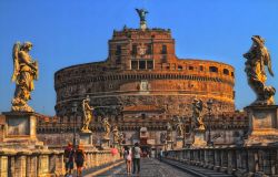 Castel S. Angelo e ponte S. Angelo foto pixabay