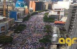 Caracas,  migliaia di sostenitori dell'opposizione hanno occupato la capitale