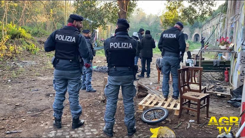 Polizia Sgombero forte portuense