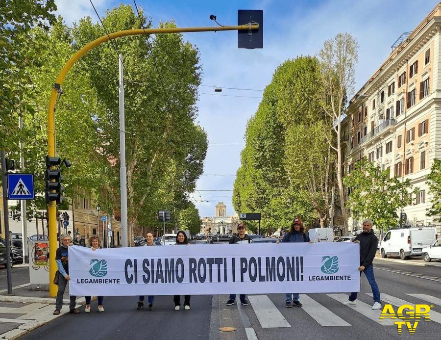 Legambiente la protesta degli ambientalisti