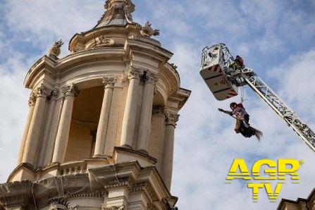 Befana arriva dal cielo foto da sito on line Campidoglio