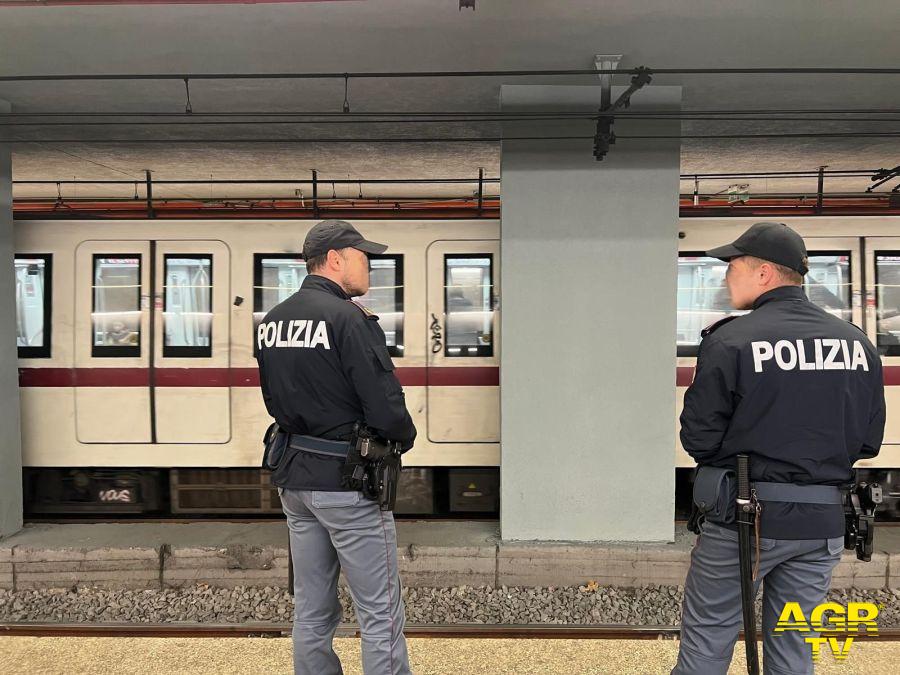 Polizia controlli metropolitane e stazioni