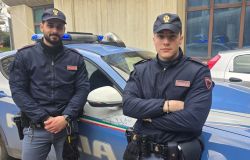 Traffico in tilt: la Polizia di Stato soccorre una donna incinta