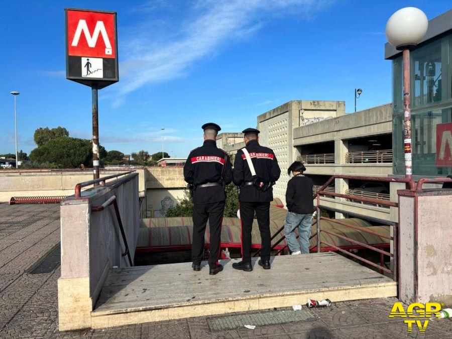 Carabinieri controlli metropolitana romana