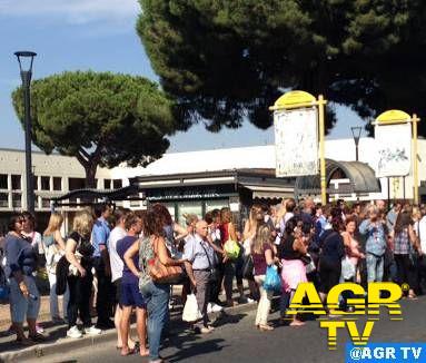 Roma-Lido stop ad Acilia per incendio