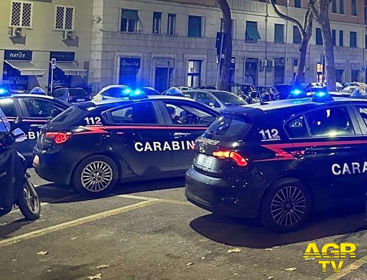 Carabinieri gli equipaggi intervenuti in via Conte verde