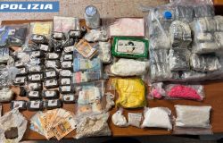 Polizia la droga recuperata