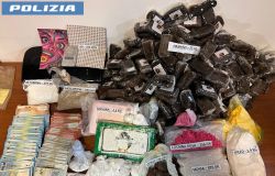 Polizia la droga recuperata