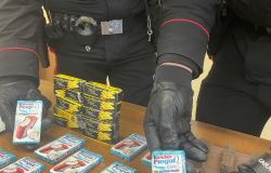 Roma Quarticciolo, maxi sequestro di dosi di droga, anche THC liquido, 18 arresti