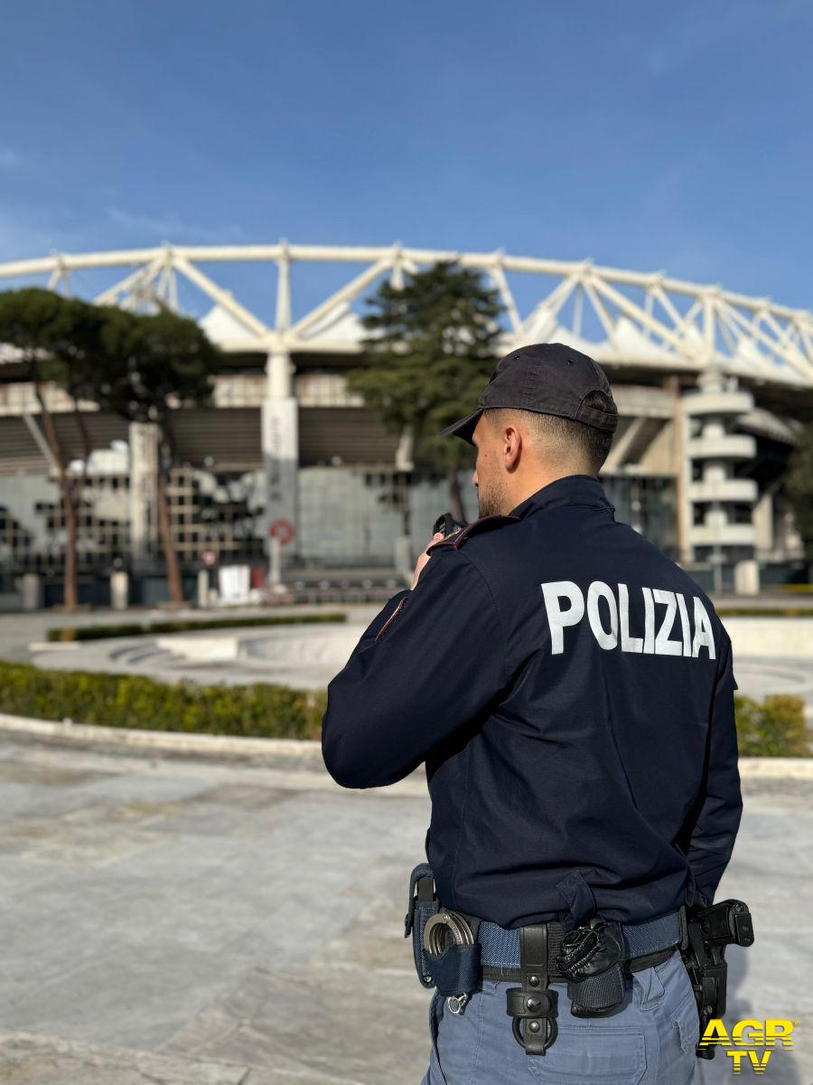 Polizia allo stadio Olimpico