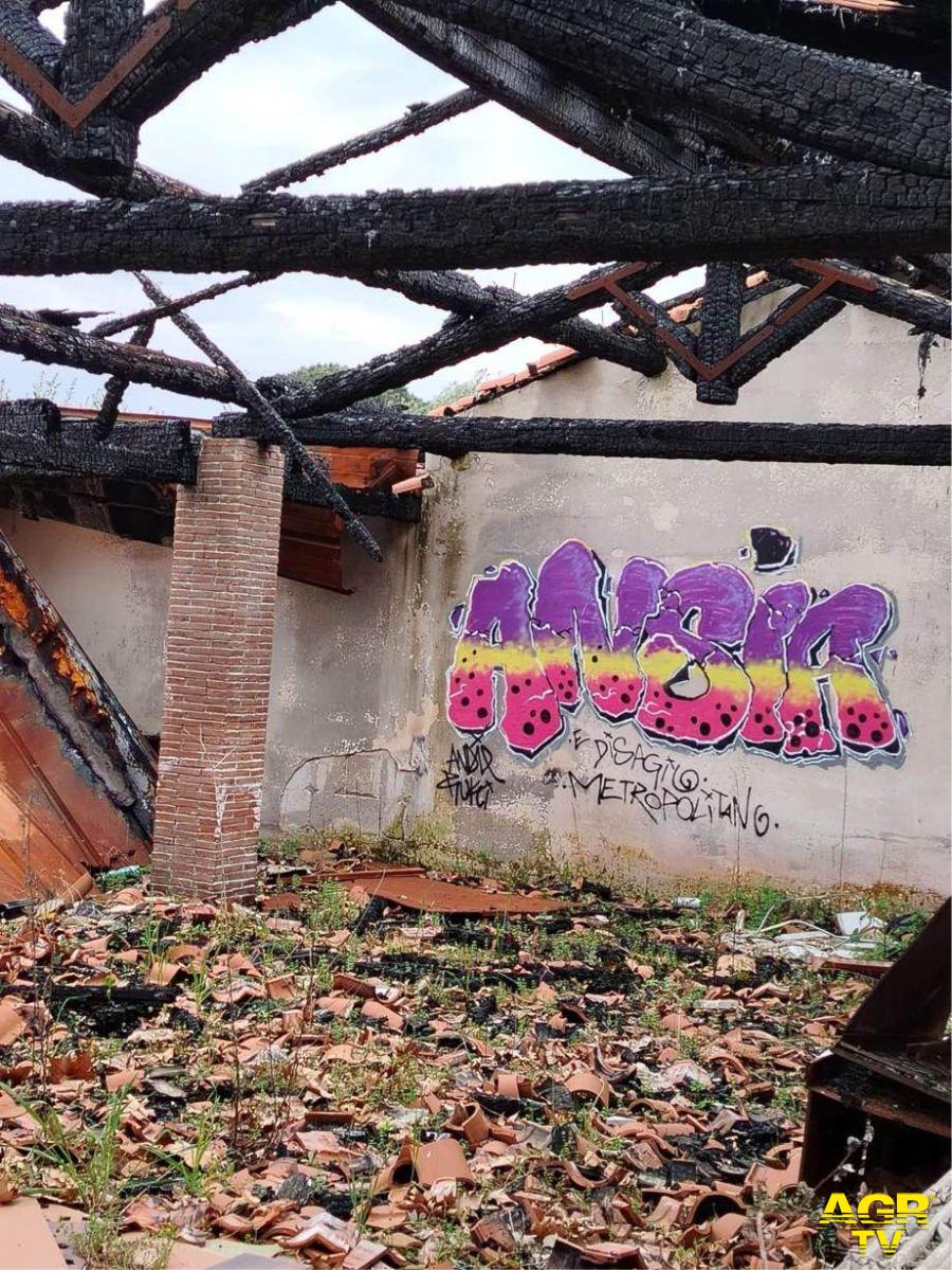 Acilia il centro della Madonnetta vandalizzato ph credit Gaetano Di Staso