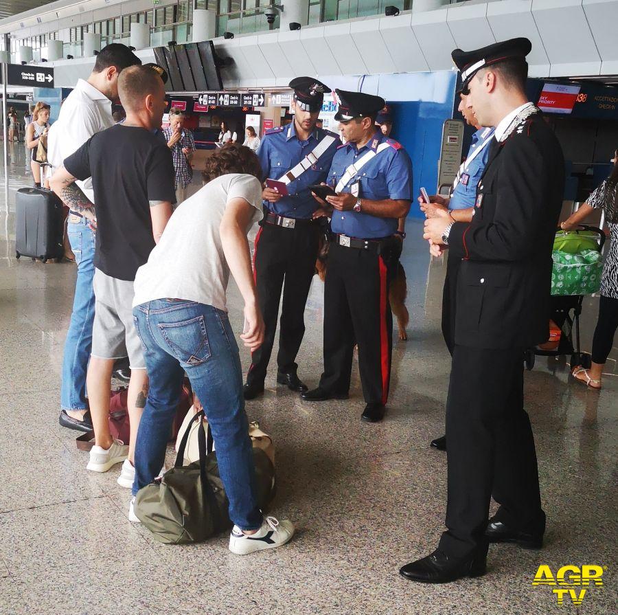 Aeroporto di Fiumicio, serrati controlli dei Carabinieri, denunciate 4 persone per tentato furto al duty free