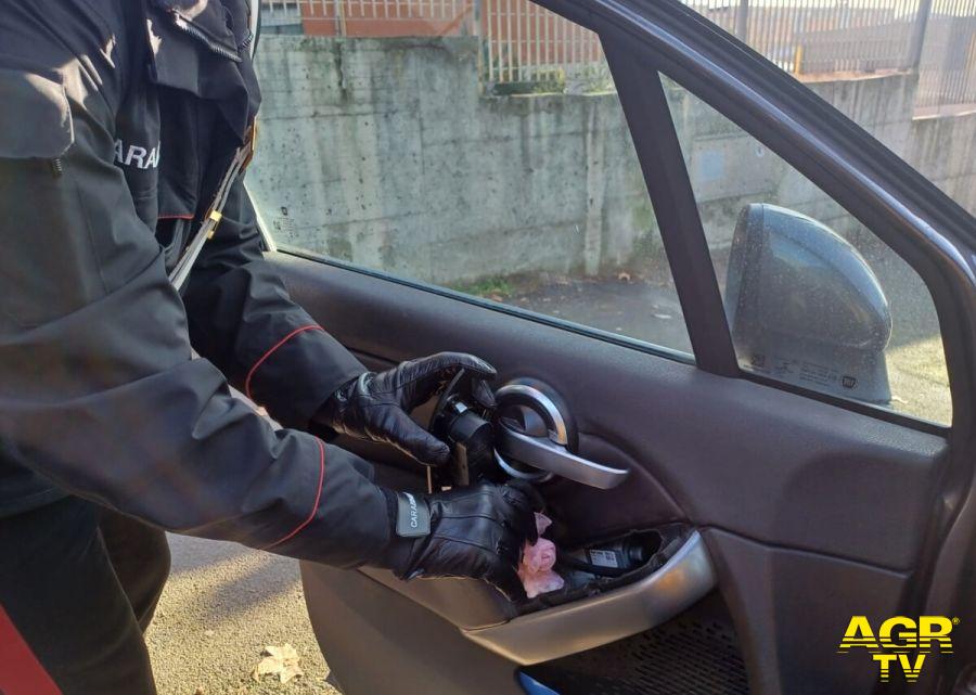 Carabinieri la droga nascosta nelle portiere delle auto