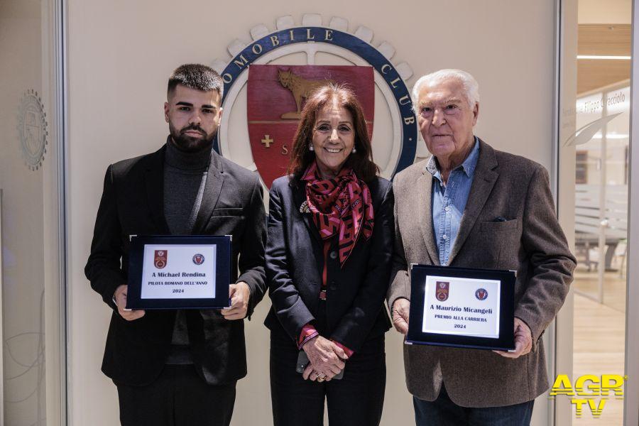 Al presidente Giuseppina Fusco con Michael Rendina e NMaurizio Michelangelo