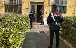 Acilia, blitz antidroga dei Carabinieri che hanno  ispezionato cantine, sottotetti e nascondigli di fortuna, 4 arresti e 4 denunce