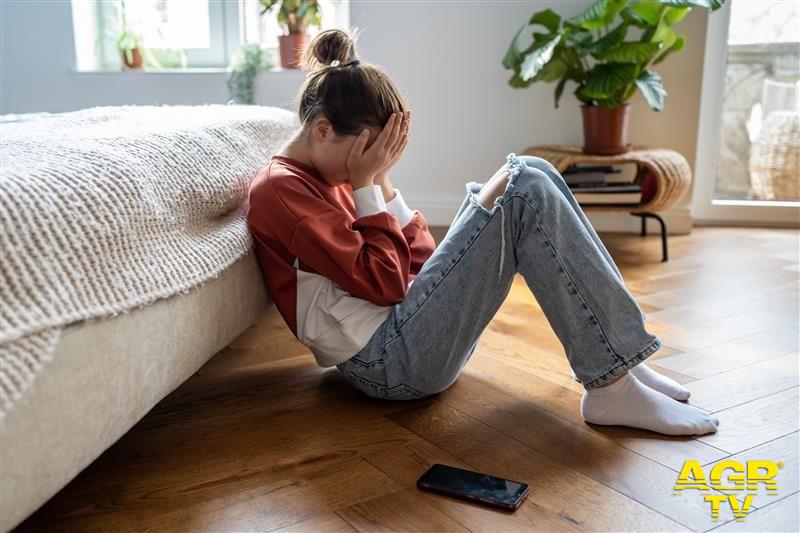 Milano, il 78% delle ragazze tema la violenza in amore od in famiglia