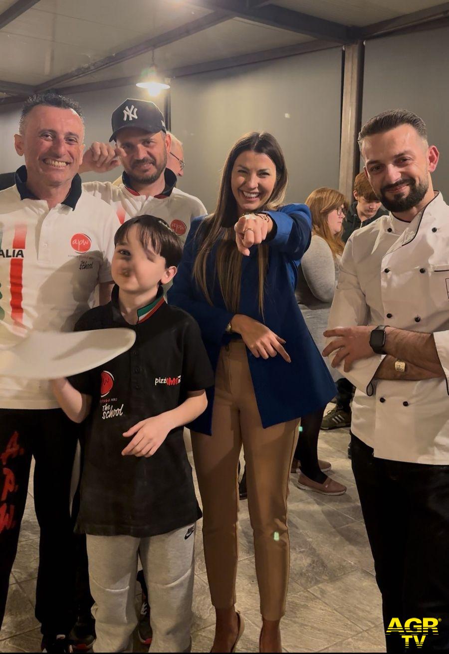 L'Italia più buona...Claudia Conte promuove la cena solidale per i bambini ucraini con i Campioni di Pizza Acrobatica