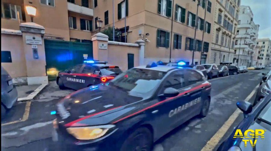 Roma San Giovanni, smantellata organizzazione per la vendita a domicilio di crack e cocaina, 5 misure cautelari