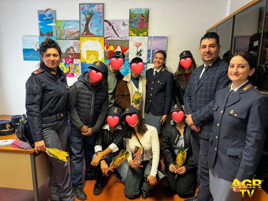 Roma, "Scuole sicure" la libertà è donna....quadri per dire no alla violenza di genere