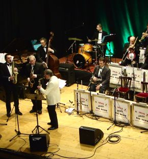 Ials Jazz Big Band, diretta dal sassofonista e arrangiatore Gianni Oddi, omaggio alla storia del jazz
