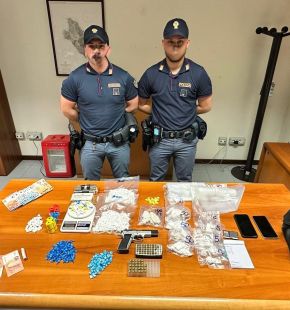 Due clicik sull'app YouPol consentono l'arresto a Fiumicino ed Ostia di due pusher, sequestrati 800 gr. di cocaina
