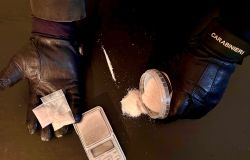 Carabinieri blitz antidroga cocaina rosa