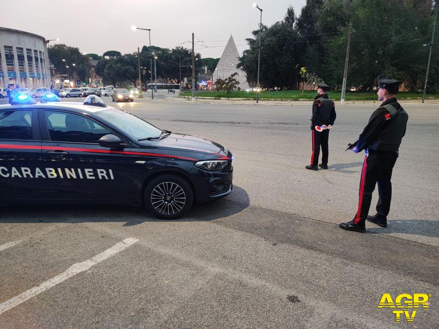 Carabinieri controlli Ostiense stazione Piramide Carabinieri controlli Ostiense stazione Piramide