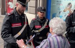 Castelgandolfo, due donne si fingono Carabinieri per truffare un'anziana 80enne, arrestate dai Carabinieri veri...