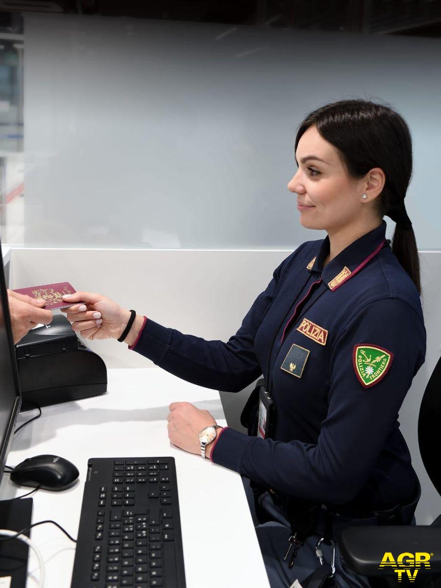 Polizia Frontiera controllo passaporti Polizia Frontiera controllo passaporti