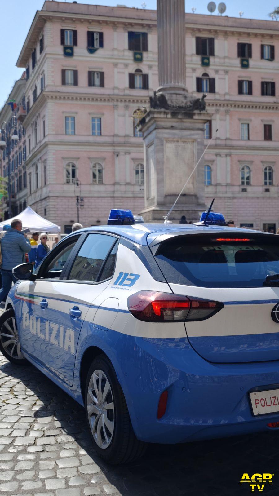 Polizia III Distretto Fidene agenti al Tufello Polizia III Distretto Fidene agenti al Tufello