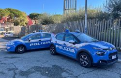 Roma, due ragazze come esche per adescare la vittima, poi all'appuntamento sono in quattro e lo rapinano