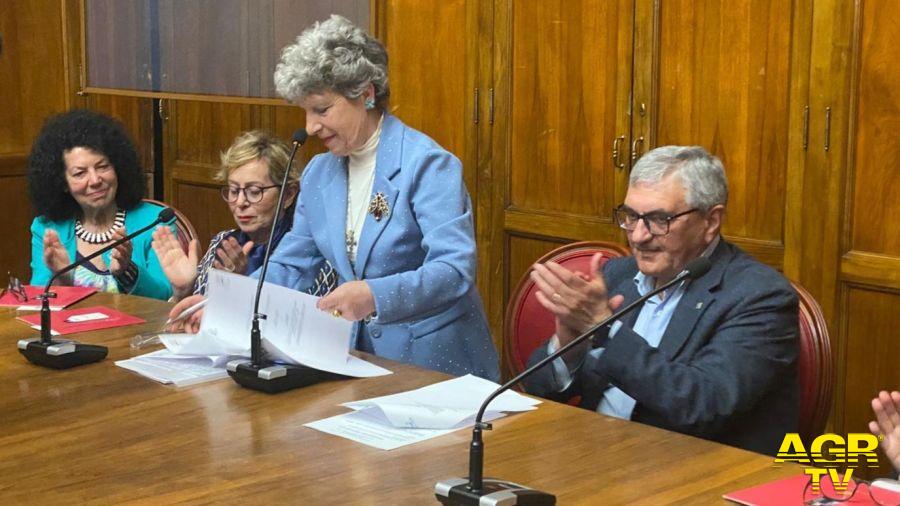 Giuseppina Giovannoli Sindaca di Sermoneta, il Direttore Generale ANCI, dott. De Righi, Maria Ruffino Aprile, Consigliere Nazionale UNITRE Giuseppina Giovannoli Sindaca di Sermoneta, il Direttore Generale ANCI, dott. De Righi, Maria Ruffino Aprile, Consigliere Nazionale UNITRE