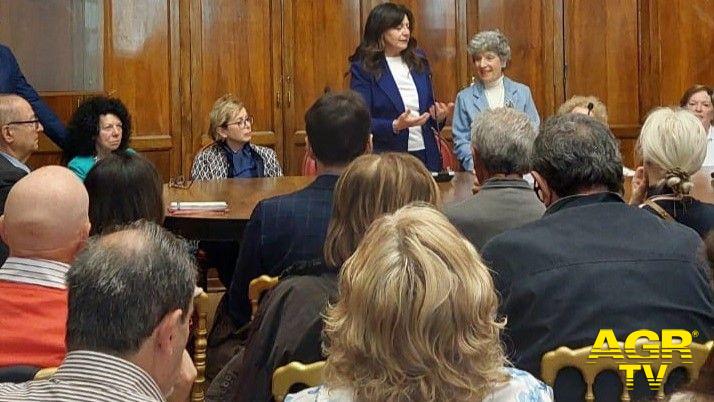 Giuseppina Giovannoli Sindaca di Sermoneta e Maria Ruffino Aprile, Consigliere Nazionale UNITRE Giuseppina Giovannoli Sindaca di Sermoneta e Maria Ruffino Aprile, Consigliere Nazionale UNITRE