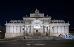 Roma, accensione da ieri sera della facciata del Palazzo Esposizioni