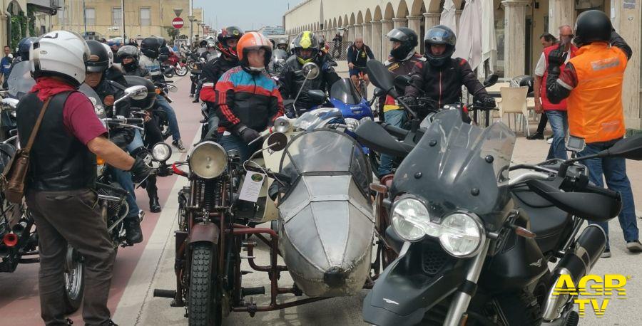 motoraduno partenza corteo motociclisti dal porto motoraduno partenza corteo motociclisti dal porto