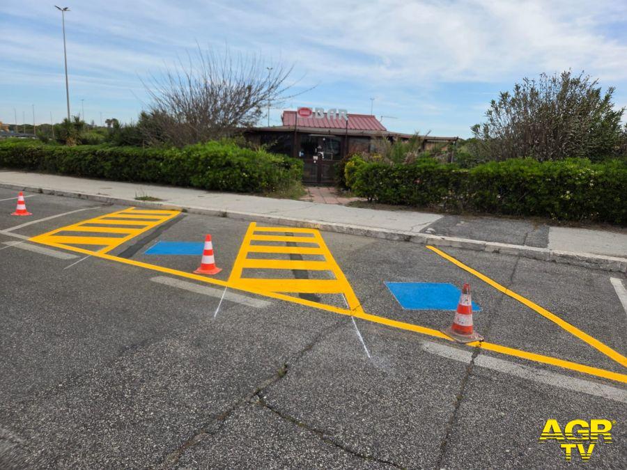 Pasrcheggi per disabili sul lungomare Vespucci Pasrcheggi per disabili sul lungomare Vespucci