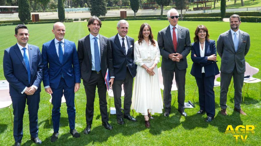 12 maggio presentazione Concorso Ippico: chiodi, siniscalchi,onorato,di paola,gioli,malagò,angelilli, mezzaroma ph credit Boongawebi 12 maggio presentazione Concorso Ippico: chiodi, siniscalchi,onorato,di paola,gioli,malagò,angelilli, mezzaroma ph credit Boongawebi