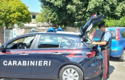 Ladispoli, due indiani danneggiano le auto in sosta, all'arrivo dei Carabinieri li aggrediscono, arrestati