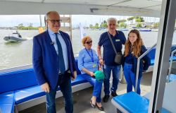 il sindaco Gualtieri con Roberto Greco della Pro loco