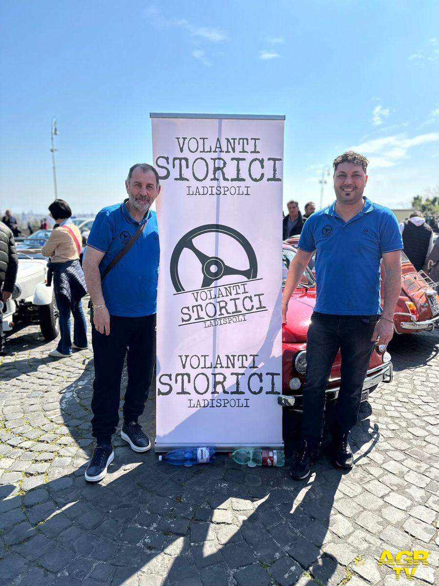 Responsabili dell'Associazione Volanti Storici Ladispoli, da Pasquale Carbone e Fabio Ricca Responsabili dell'Associazione Volanti Storici Ladispoli, da Pasquale Carbone e Fabio Ricca