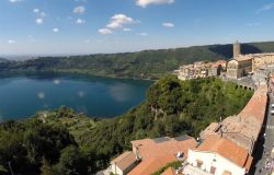 Nemi panorama del lago