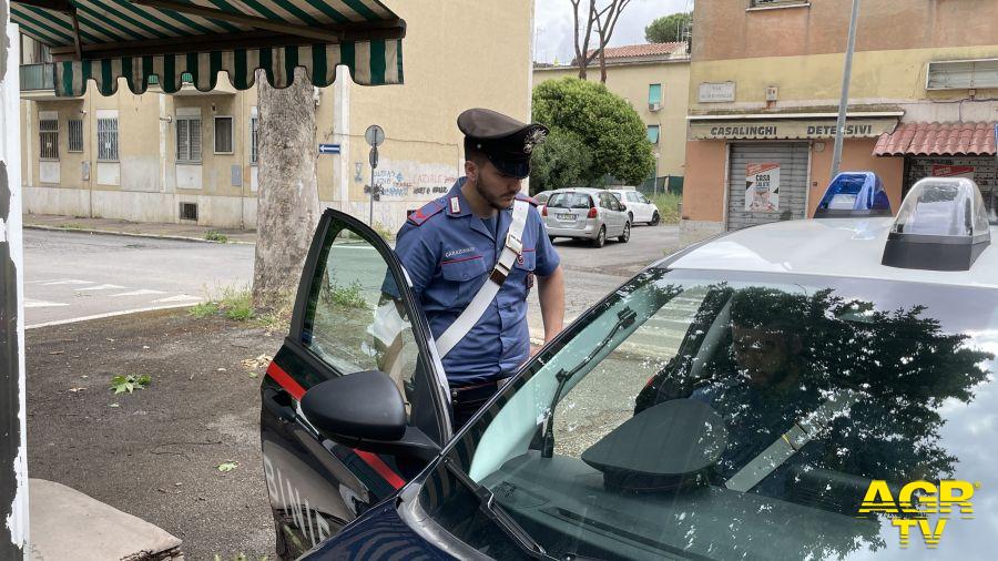 MONTESACRO - I Carabinieri nella piazza di spaccio Edicola MONTESACRO - I Carabinieri nella piazza di spaccio Edicola