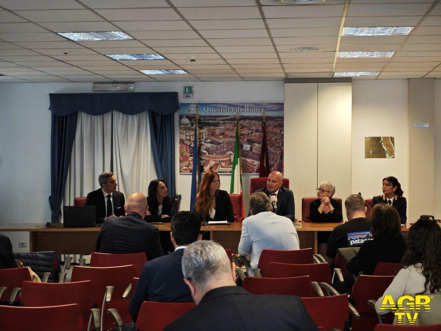 Polizia la presentazione dell'iniziativa nella Questura di Roma Polizia la presentazione dell'iniziativa nella Questura di Roma
