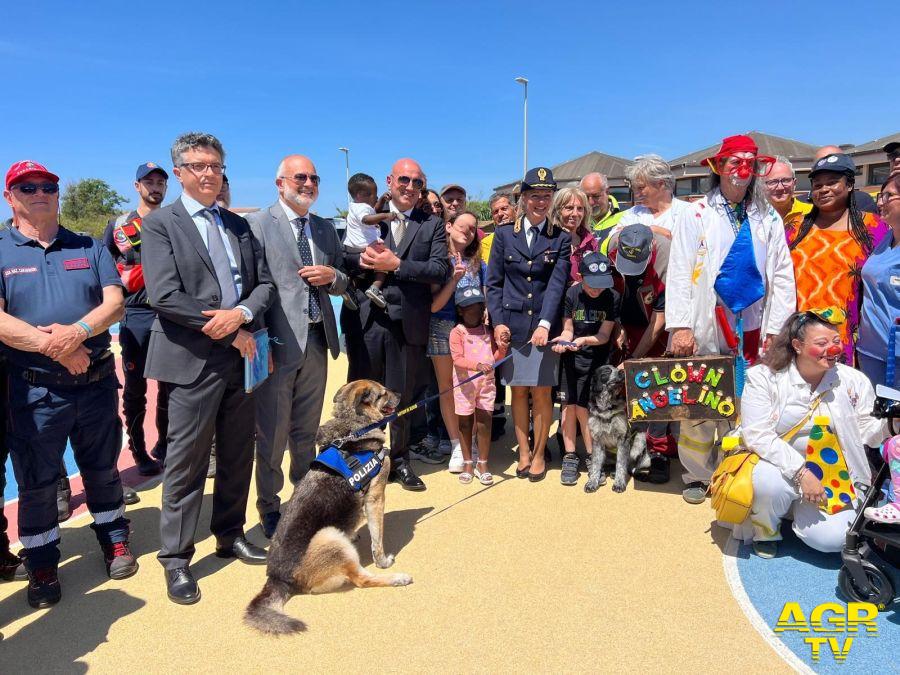 La Polizia alla festa dei piccoli ricoverati al Bambin Gesù di Palidoro La Polizia alla festa dei piccoli ricoverati al Bambin Gesù di Palidoro