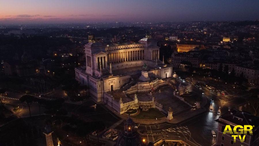 Il fascino del Vittoriano di sera Il fascino del Vittoriano di sera